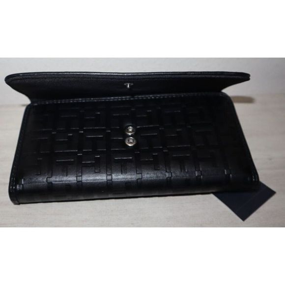Tommy Hilfiger 69J1540 Women's Black Logo Embossed Tri-Fold Wallet Checkbook $78 - Picture 4 of 6